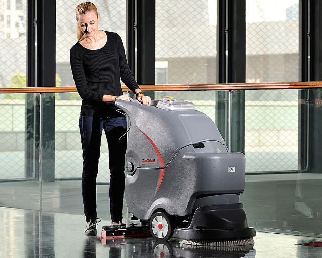 農(nóng)貿(mào)市場(chǎng)清潔好物-手推式洗地機(jī)