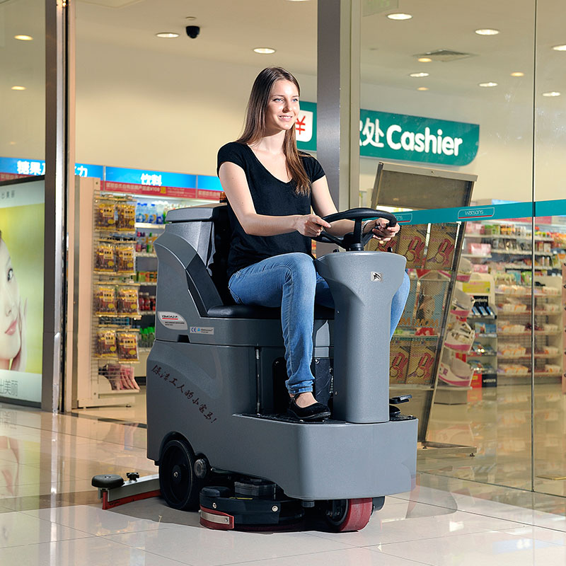 大商場(chǎng)大超市的地面清洗為什么要用洗地車？