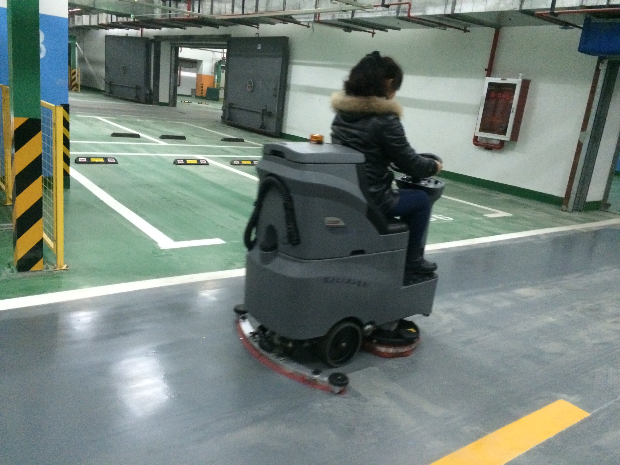 別讓“駕駛式洗地機(jī)排行”誤導(dǎo)了你購(gòu)買行為