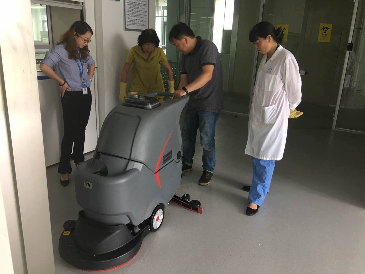 工廠擦地機(jī)的擦地效果怎么樣？