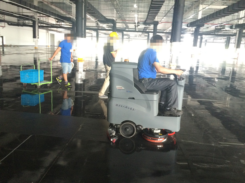 采購洗地機時候應(yīng)該注意的事項