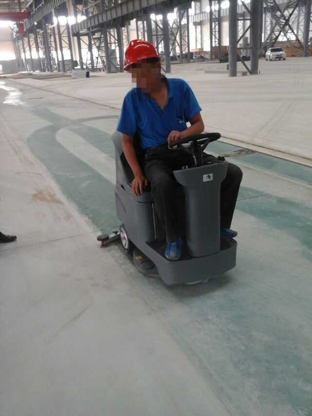 駕駛式洗地機如何選擇？